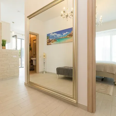 Ultra Lux Apartment Mamaia