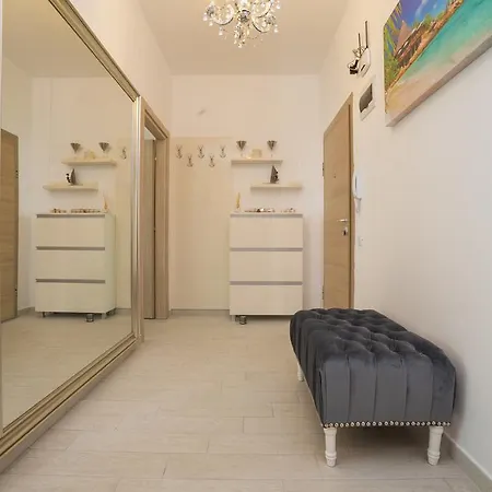 Ultra Lux Apartment Mamaia