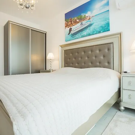 Ultra Lux Apartment *